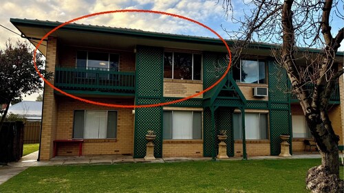 2 Bdrm Apartment - Spacious, ducted heating & cooling, located 10min to CBD!