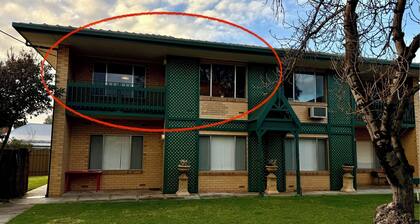 2 Bdrm Apartment - Spacious, ducted heating & cooling, located 10min to CBD!