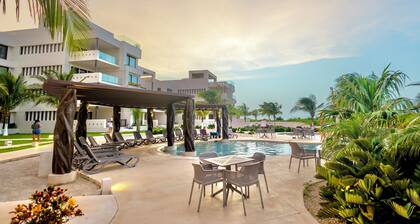 3-bedroom condo on the beach with resort-style amenities & stunning views!