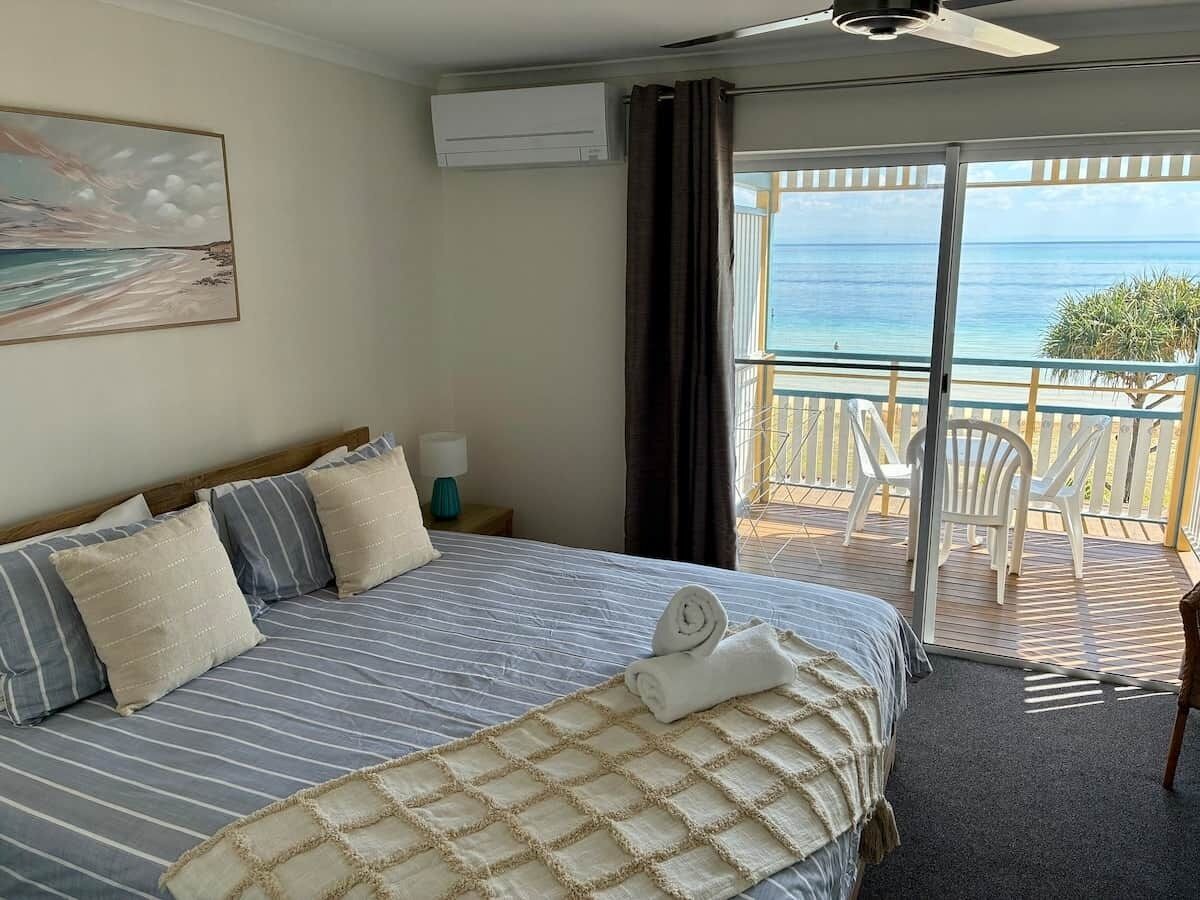 3 bedrooms, desk, iron/ironing board, travel cot