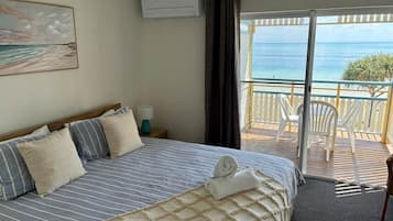 3 bedrooms, desk, iron/ironing board, travel cot