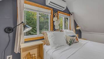 5 室のベッドルーム、デスク、アイロン / アイロン台、旅行用ベビーベッド