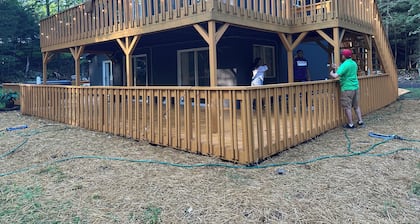Pocono Sleep 16 Sauna Hot Tub + Private Acre + AC + King + Bunk Beds + Spa Bath