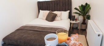 Victoria Road Apartment in Stoke