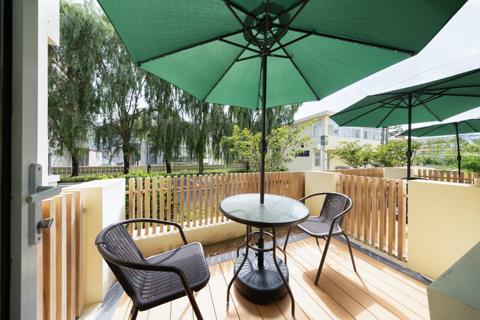 Chambre Double Supérieure, vue jardin | Terrasse/Patio
