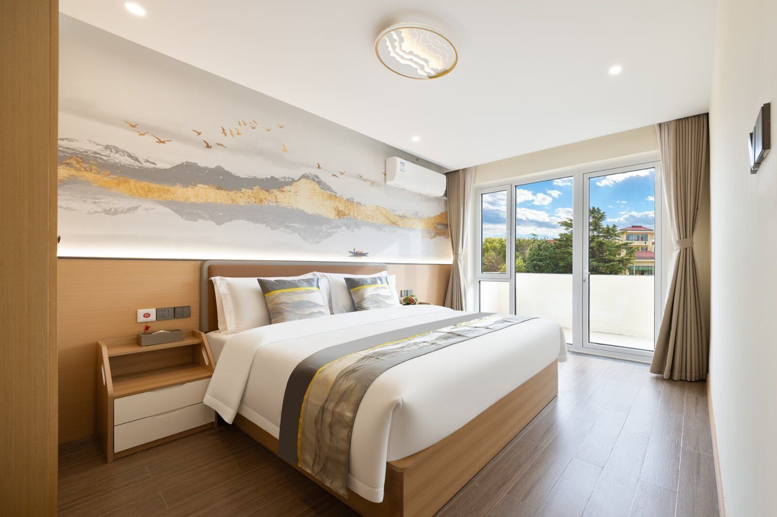 Family Studio Suite | Down comforters, minibar, desk, laptop workspace