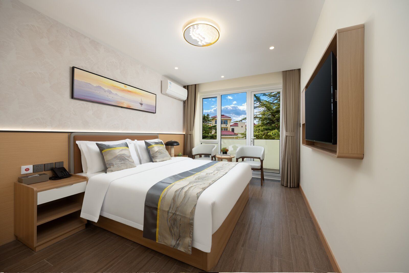 Kamar Double Superior, pemandangan kebun | Selimut bulu angsa, minibar, meja kerja, dan ruang kerja ramah laptop