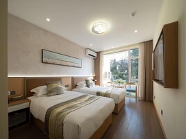 基础双人房或双床房 | 遮光窗帘、隔音、熨斗/熨板、免费 WiFi