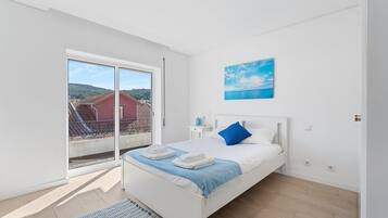 3 makuuhuonetta, silitysrauta/-lauta, internet, vuodevaatteet