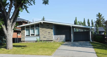 Fabulous 4-bedroom, two-bath home close to Downtown, the mountains and Banff
