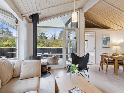 "Angelika" - 1.3km from the sea by Interhome