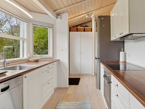 Fridge, dishwasher, cookware/dishes/utensils