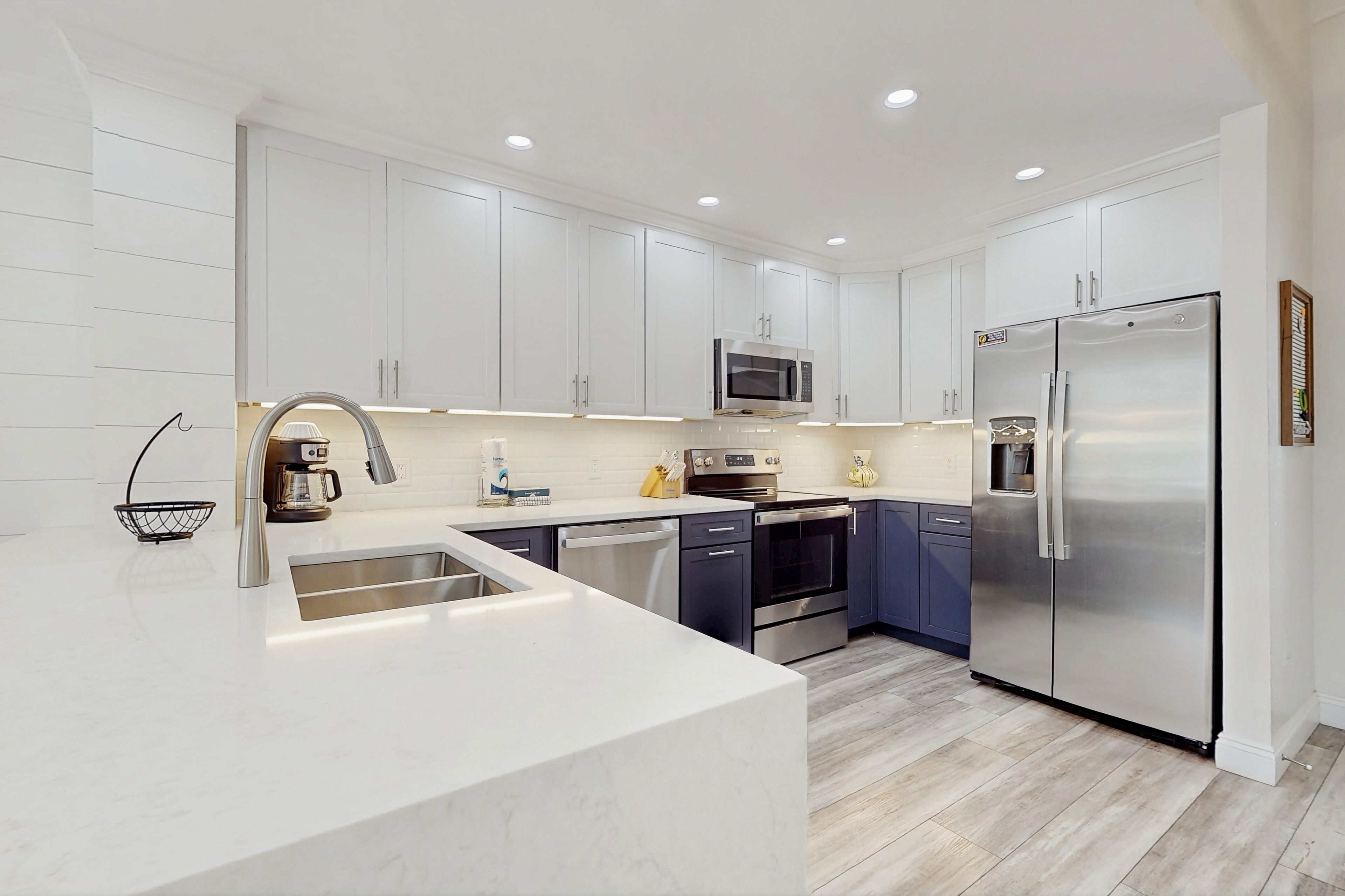 冰箱、微波炉、烤箱、炉灶