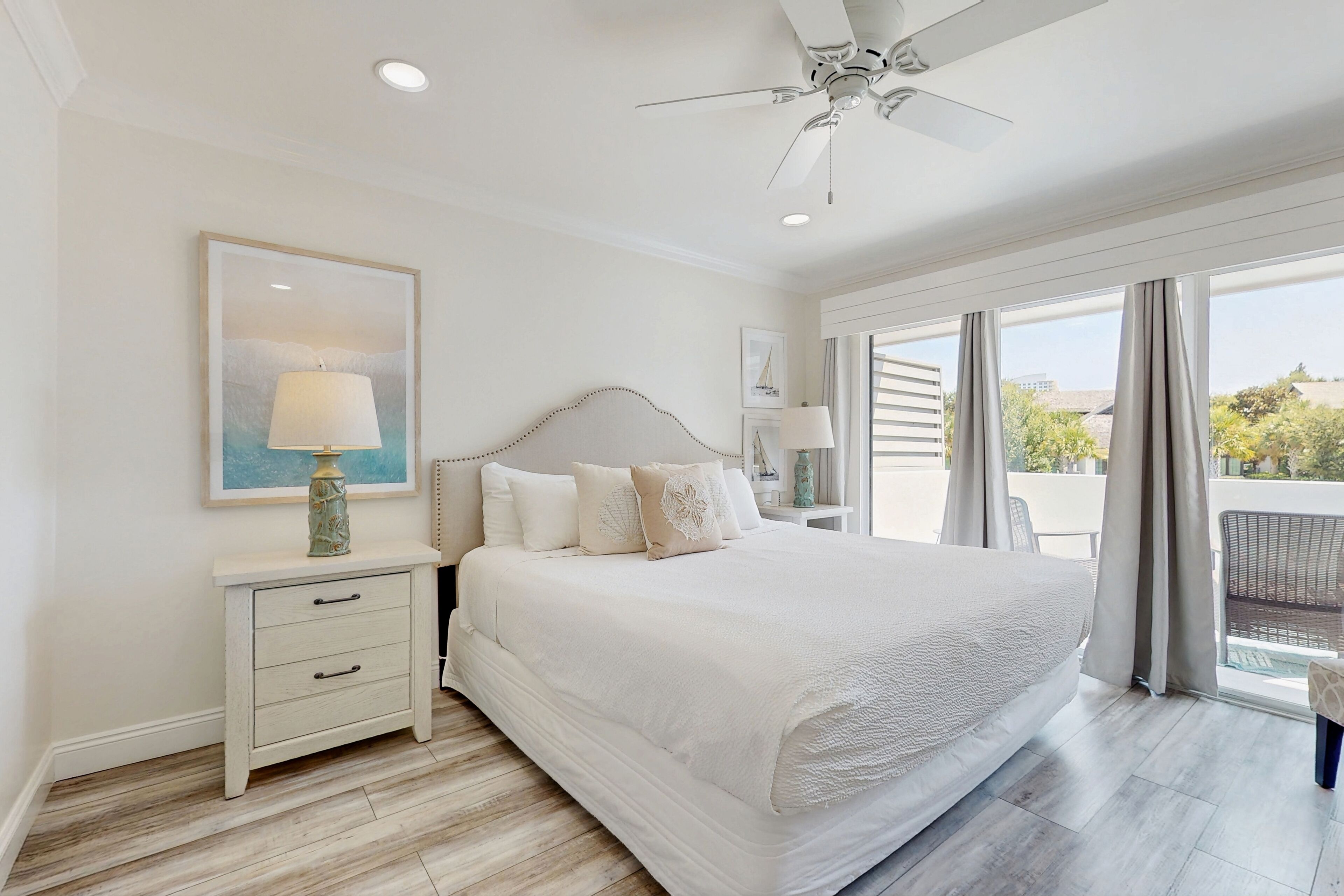 4 bedrooms, iron/ironing board, Internet, bed sheets