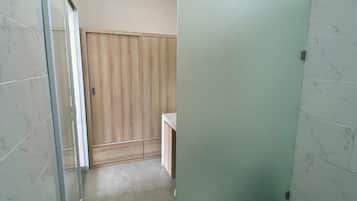 Deluxe Double Room, Pool View | Bathroom | Shower, free toiletries, hair dryer, towels
