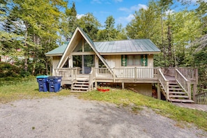 Exterior - Cozy house near Mt Snow w/ large deck and bbq, TV, wifi, kitchen, dvd player (Dover)