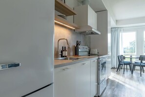 Micro-ondes, four, plaque de cuisson, lave-vaisselle