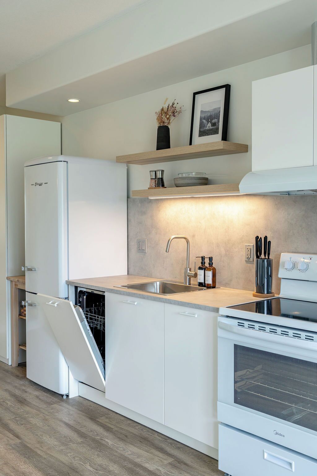 微波炉、烤箱、炉灶、洗碗机