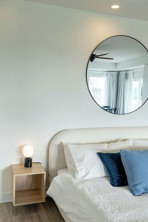 1 dormitorio, tabla de planchar con plancha, wifi y ropa de cama