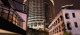 Xingzhi Yunbo Riverview Hotel (Chongqing Jiefangbei Hongyadong Branch)