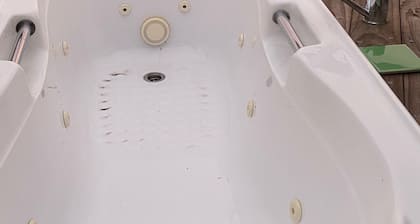 Kiwi cabin in paradise