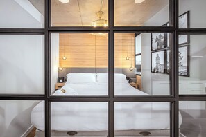 1 bedroom, desk, free WiFi, bed sheets