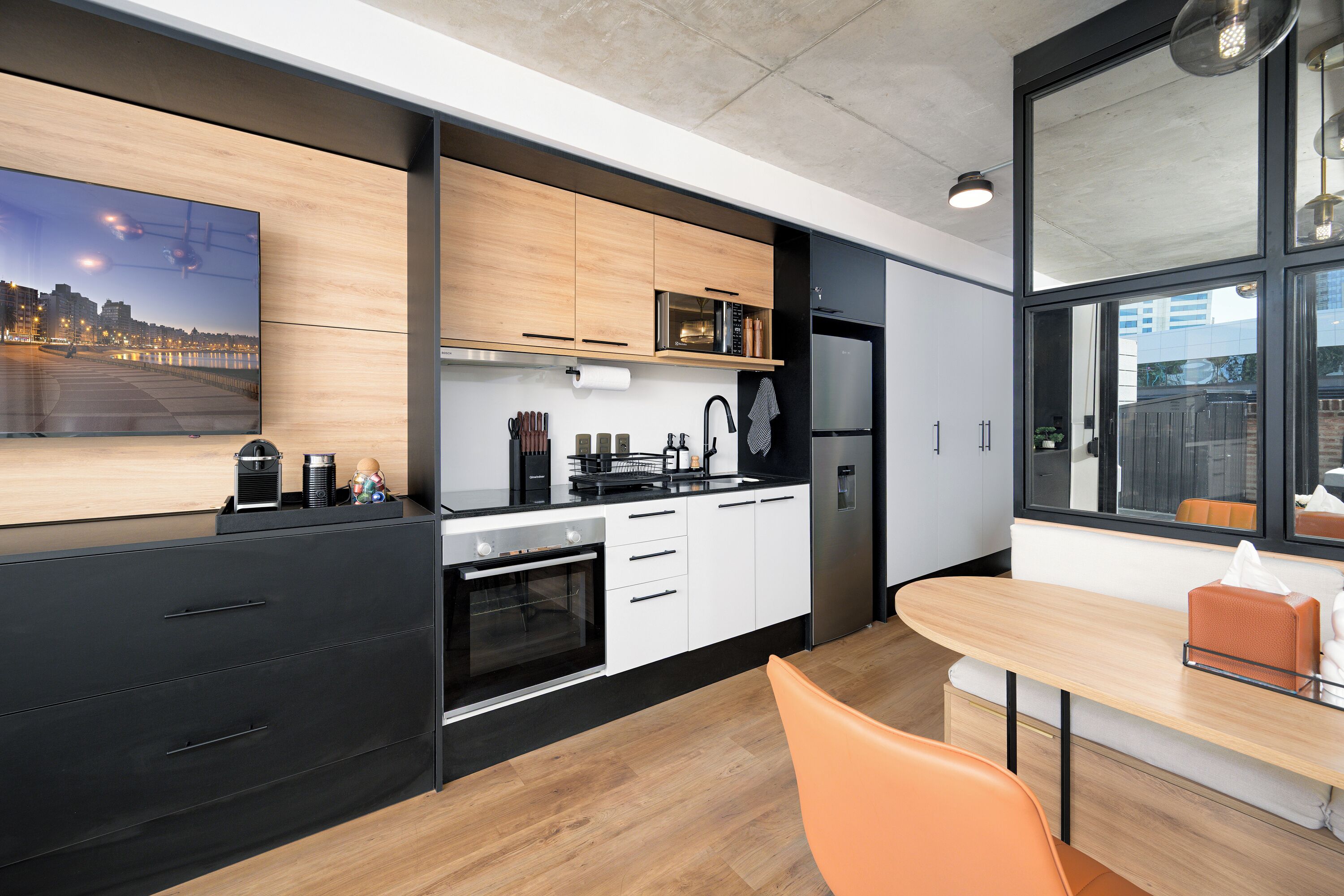 Micro-ondes, four, plaque de cuisson