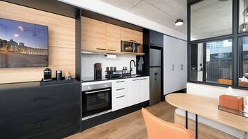 Micro-ondes, four, plaque de cuisson