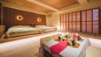 Laptopgeeigneter Arbeitsplatz, Verdunkelungsvorhänge