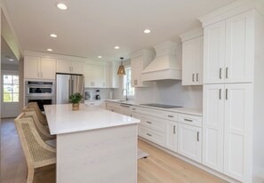 Mikrowelle, Ofen, Herdplatte, Geschirrspüler