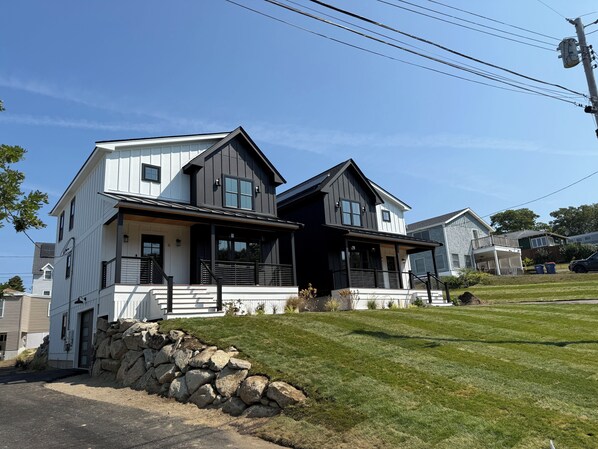 Exterior - Pristine Brand New Coastal Luxe (Wareham)