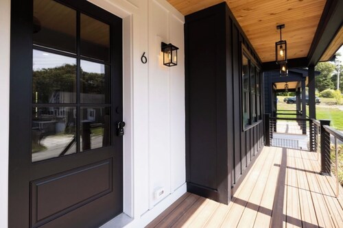 Pristine Brand New Coastal Luxe