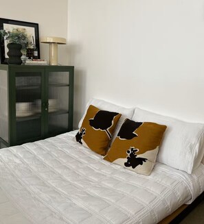 Strykejern/-brett, wi-fi og sengetøy