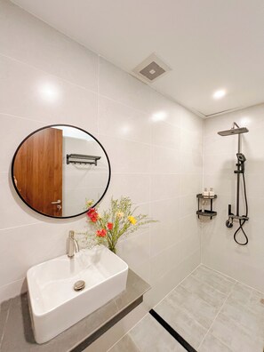 Standard-Doppelzimmer, Nichtraucher | Dusche im Bad
