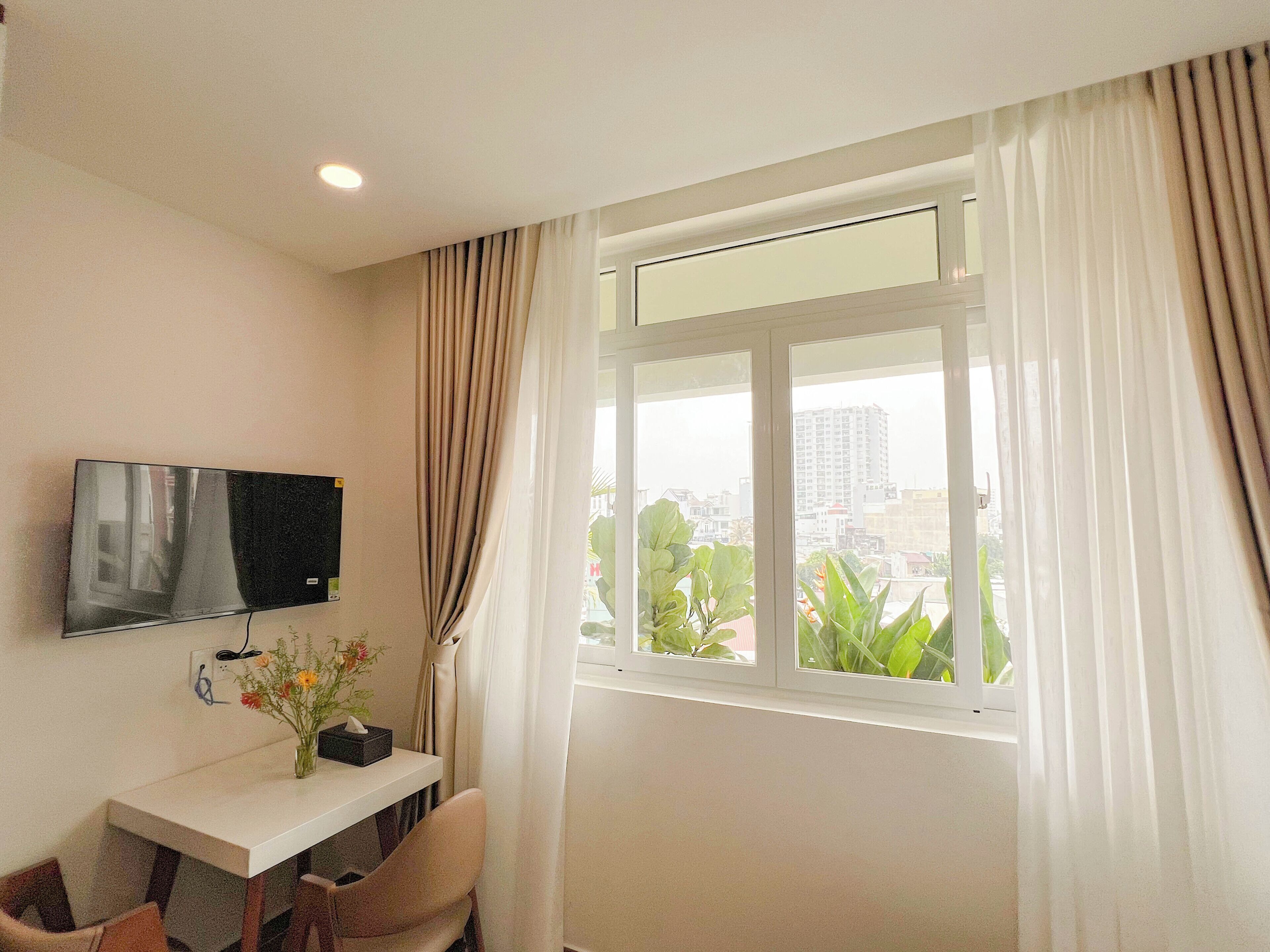 Deluxe Studio, Kitchen, City View | City view