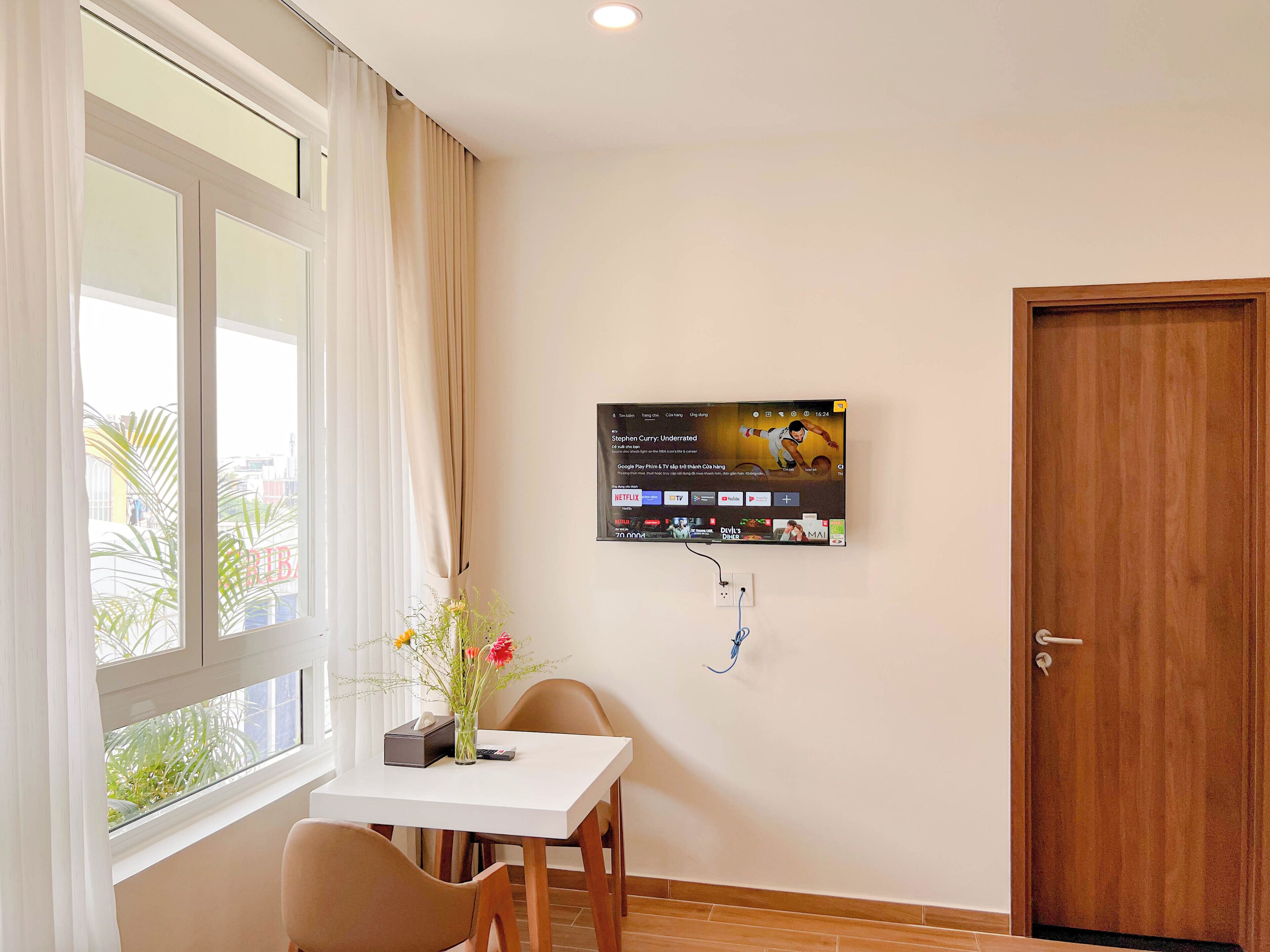 Superior Studio Suite, Kitchen, City View | Television