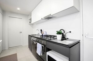 電子レンジ、オーブン、コンロ、食器洗い機