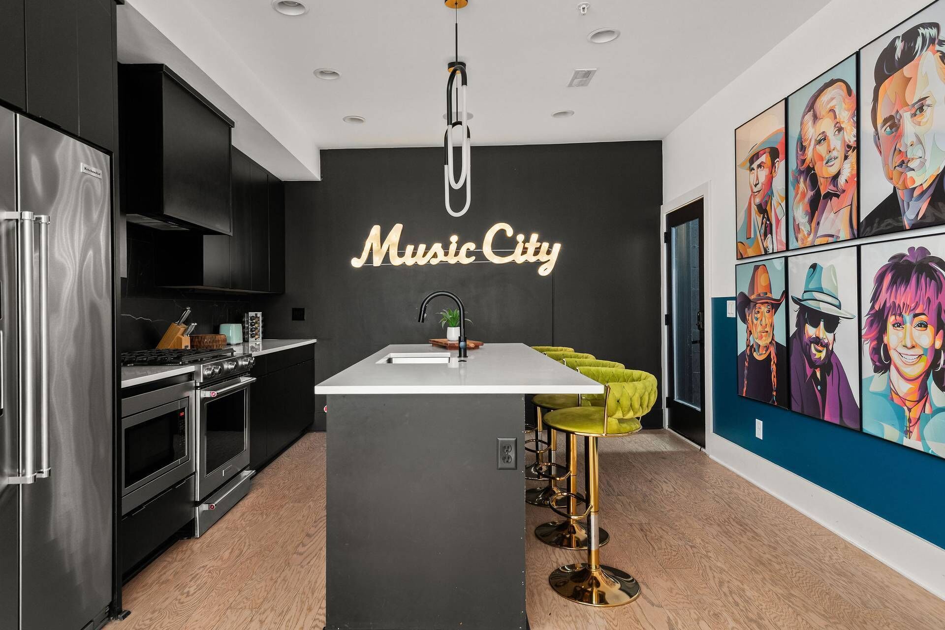 Fridge, microwave, dishwasher, coffee/tea maker