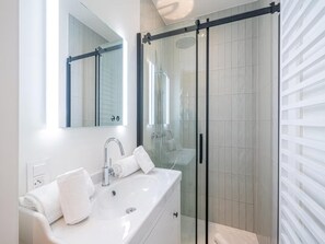 House | Bathroom