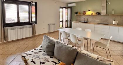 Villa with 3 rooms and garden among nature, sea, mountains