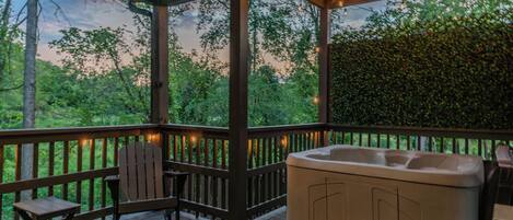 Tina de hidromasaje al aire libre