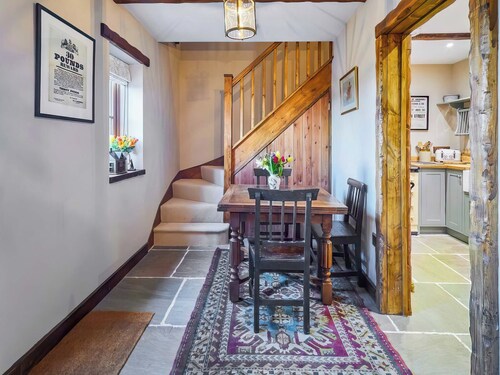 2 bedroom accommodation in Llangadog