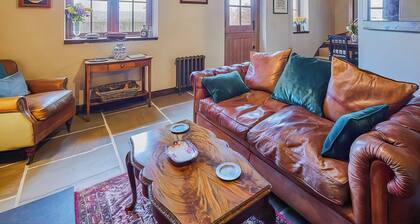 2 bedroom accommodation in Llangadog