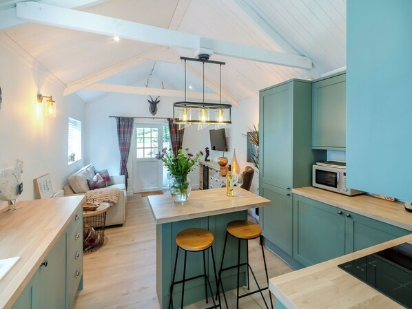 Unclassified image, 1 of 22, button