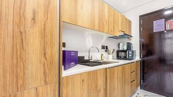 Fridge, microwave, stovetop, toaster