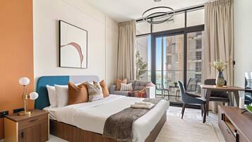 Escrivaninha, ferros/tábuas de passar roupa, Wi-Fi, roupa de cama