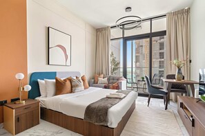 Desk, iron/ironing board, WiFi, bed sheets