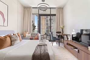 Bureau, fer et planche Ă repasser, Wi-Fi, literie fournie