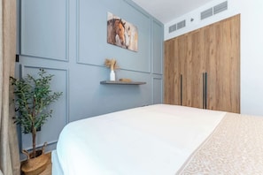 1 bedroom, desk, iron/ironing board, WiFi