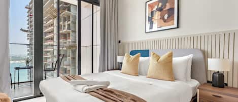 1 slaapkamer, een bureau, een strijkplank/strijkijzer, wifi